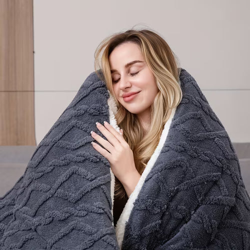 Luxury Plush Comforter – Thick, Warm & Ultra Soft