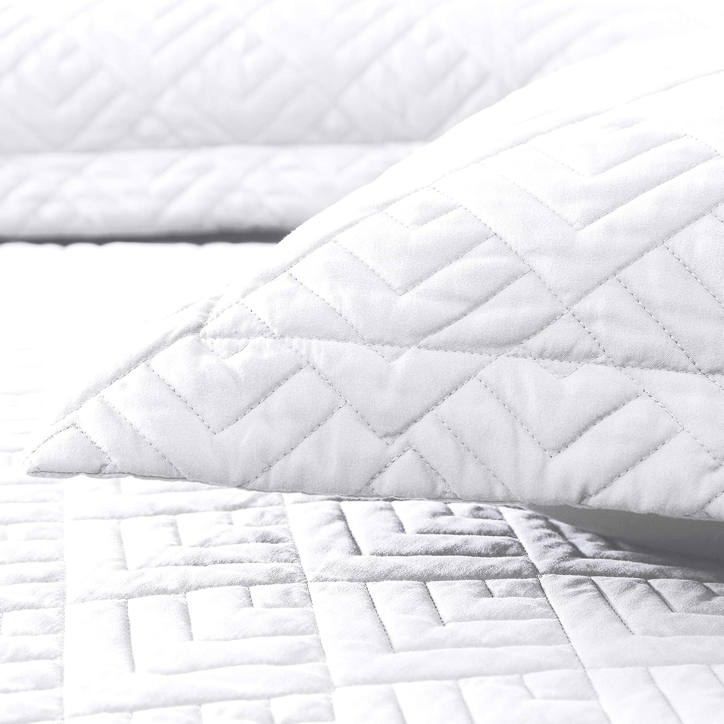 Quilt Set Queen Size Summer Squares Pattern White Bedspread