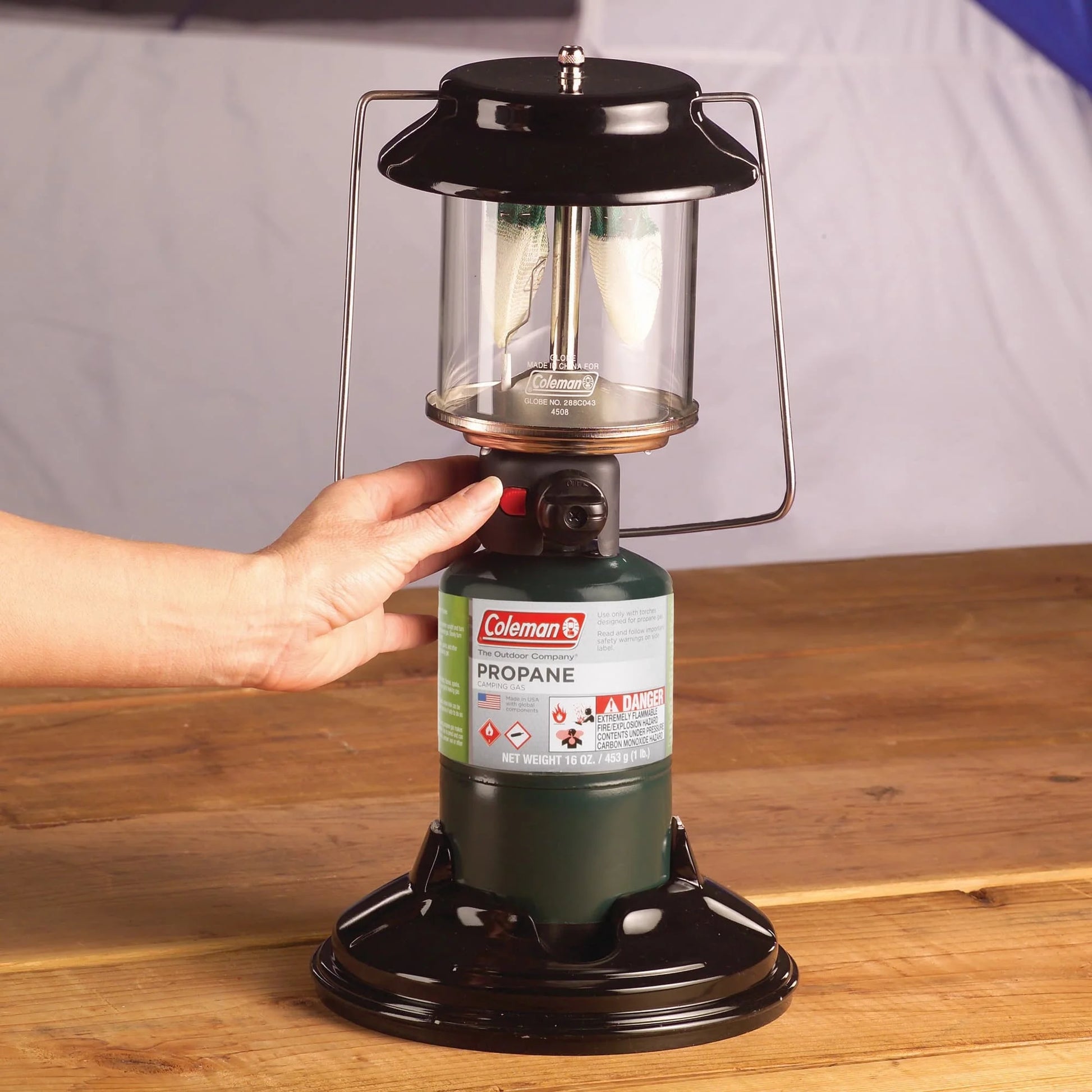 Quickpack 2-Mantle 1000 Lumen Propane Lantern with Carry Case, Black